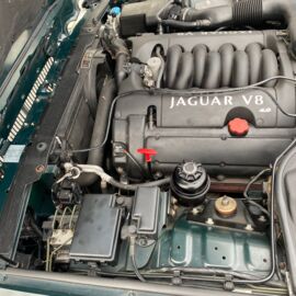2000_Jaguar XJ8 Sovereign (9).jpg