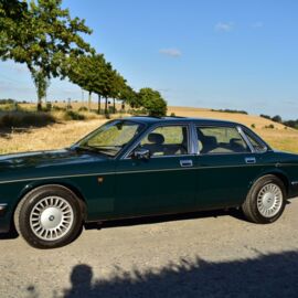 1992_Jaguar XJ6 3.2 (2).jpg